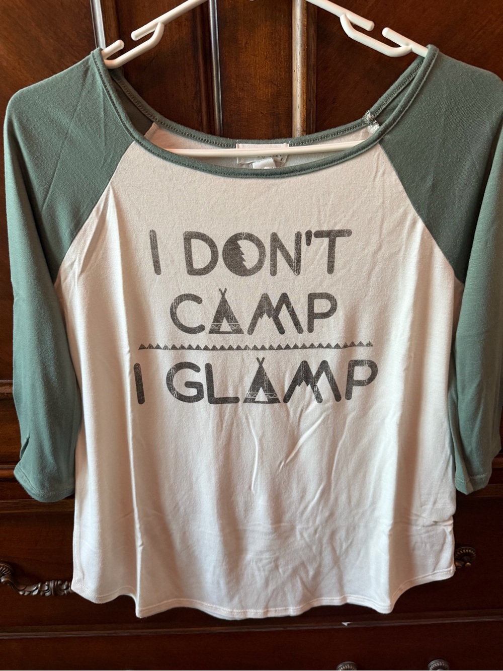 Full Tilt Raglan Graphic Tee in Cream and Sage